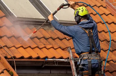 Démoussage et hydrofuge de toiture à Châteauredon